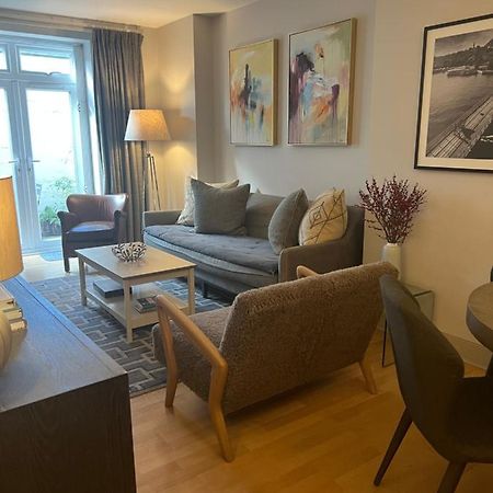 2 Bedroom Apartment Just Off Kings Road ลอนดอน ภายนอก รูปภาพ