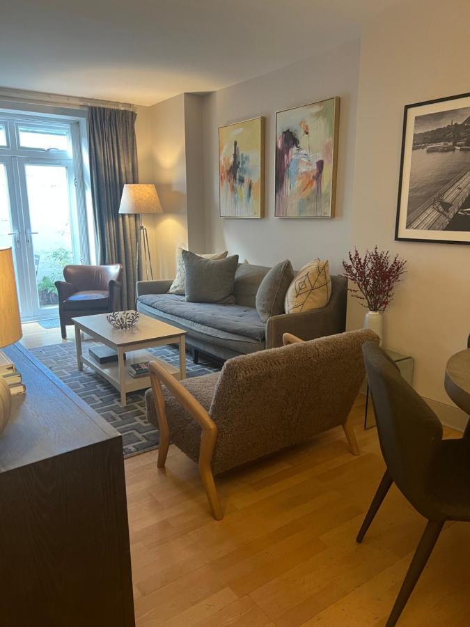 2 Bedroom Apartment Just Off Kings Road ลอนดอน ภายนอก รูปภาพ