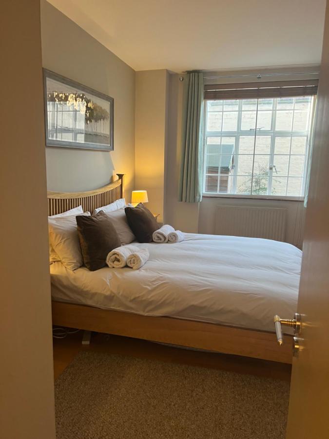 2 Bedroom Apartment Just Off Kings Road ลอนดอน ภายนอก รูปภาพ