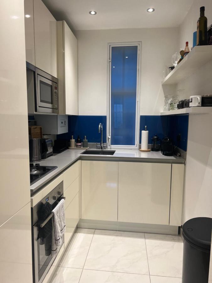 2 Bedroom Apartment Just Off Kings Road ลอนดอน ภายนอก รูปภาพ