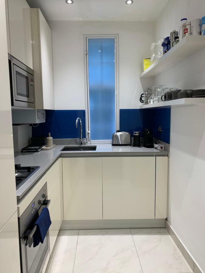 2 Bedroom Apartment Just Off Kings Road ลอนดอน ภายนอก รูปภาพ